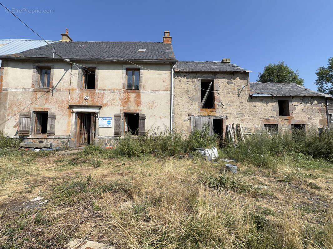 En exclusivité   Picherande, maison à rénover avec grange, écurie et vue sur le lac Chauvet - photo 4