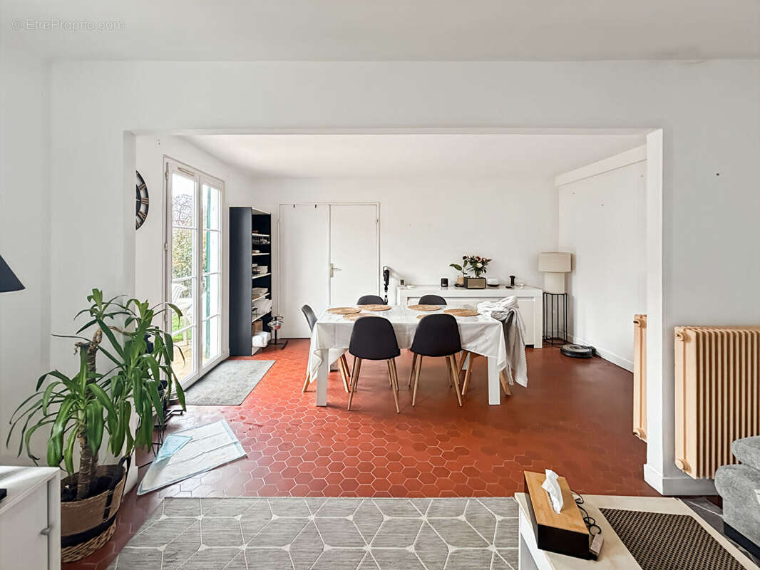 Maison à CESSON