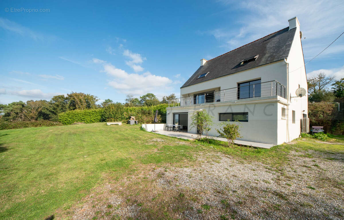 A vendre - argol - maison de 240 m2 - 6 chambres - terrain de 5500 m2 - vue mer - 599900€ - photo 8