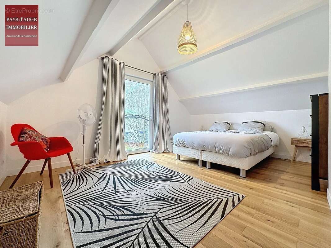 Maison à NEUVILLE-SUR-TOUQUES