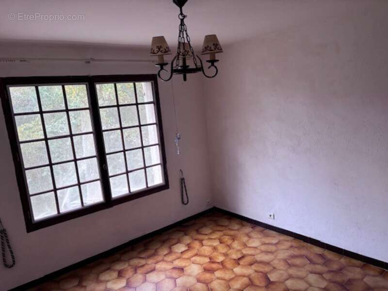 Maison à LA ROQUEBRUSSANNE