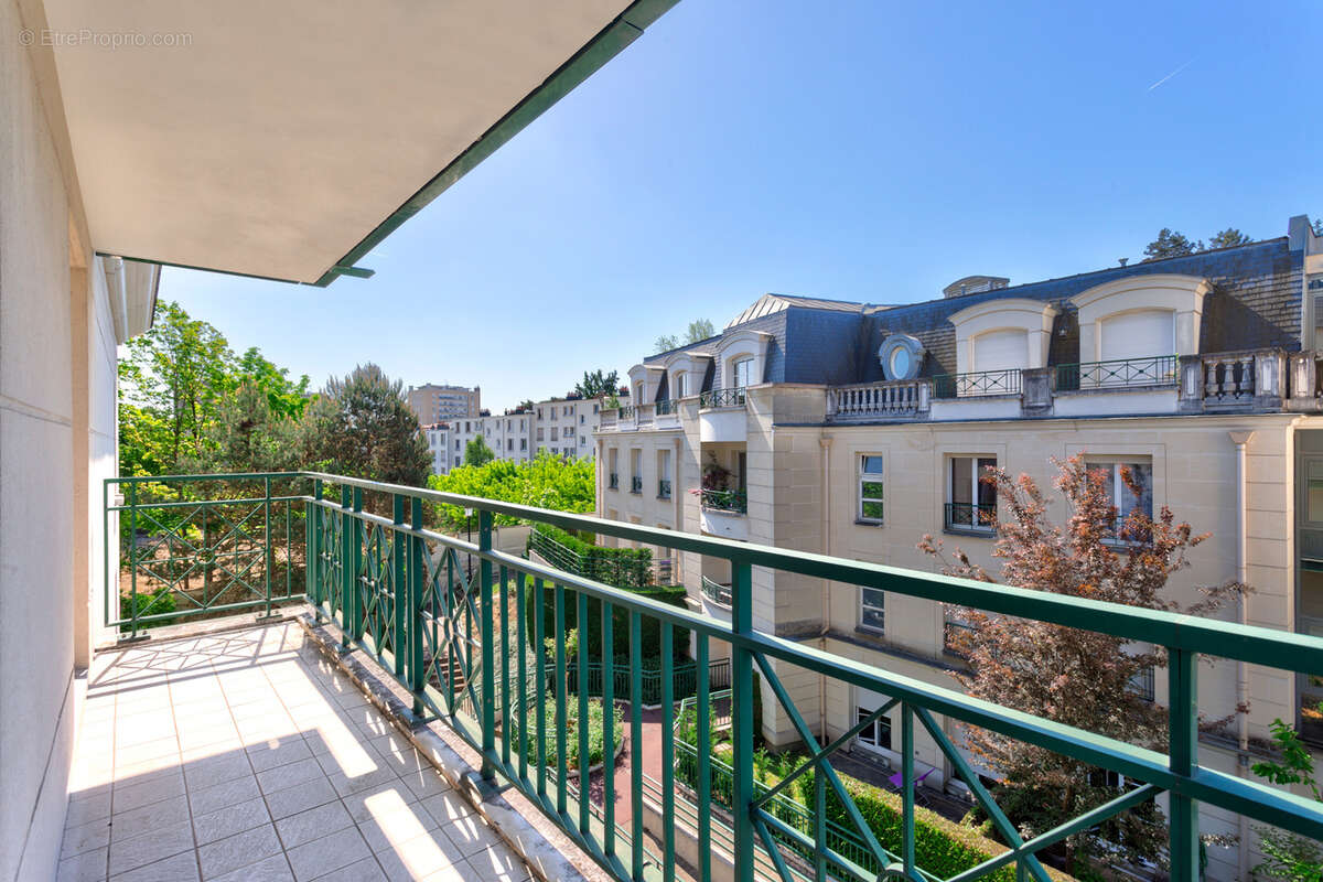 Appartement à LE PLESSIS-ROBINSON