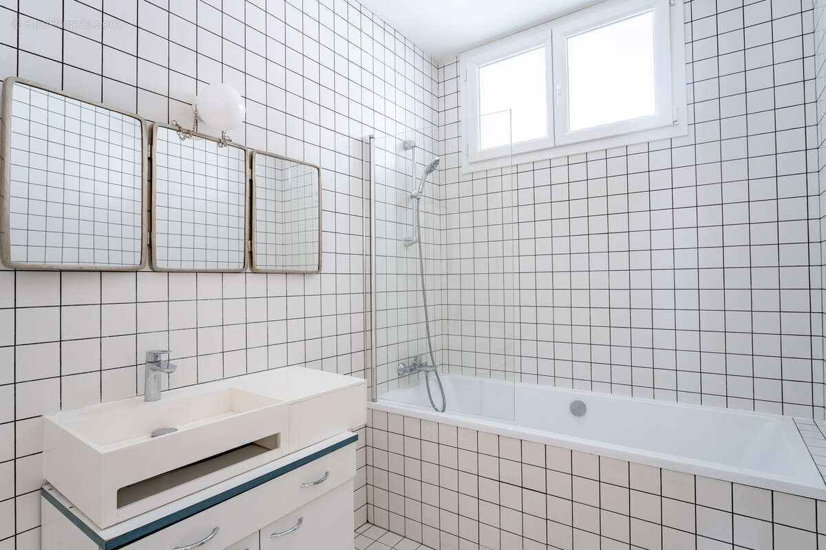 Appartement à MARSEILLE-2E