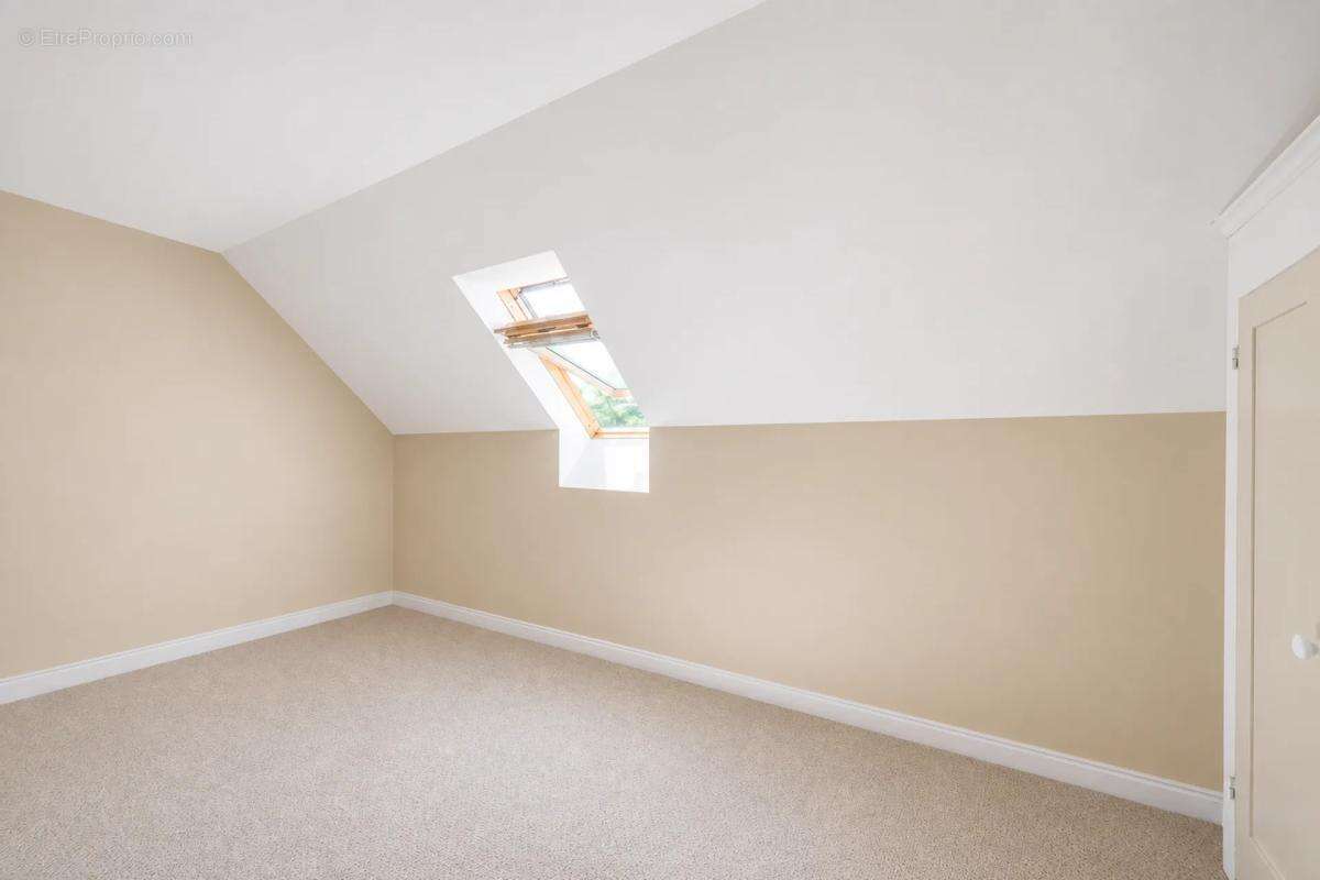 Maison de 7 pièces de 134 m² à Lagny-le-Sec - photo 10