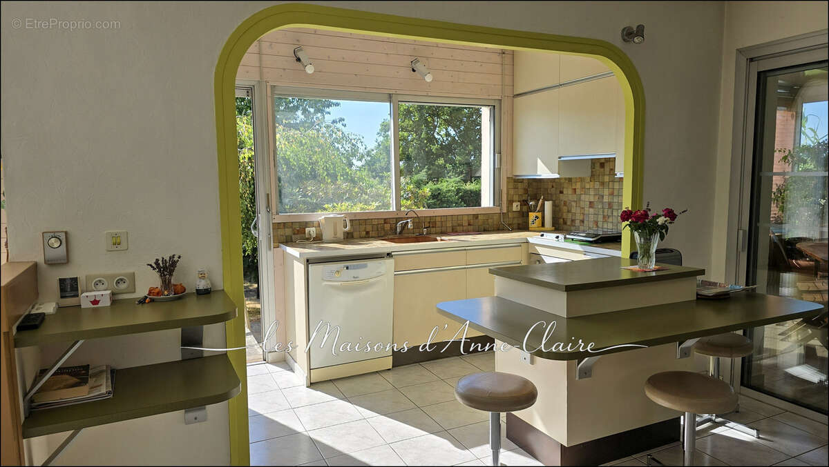Maison  plain-pied 94 m2 / 4 chambres  / garage/ véranda/ jardin clos et paysager - photo 7