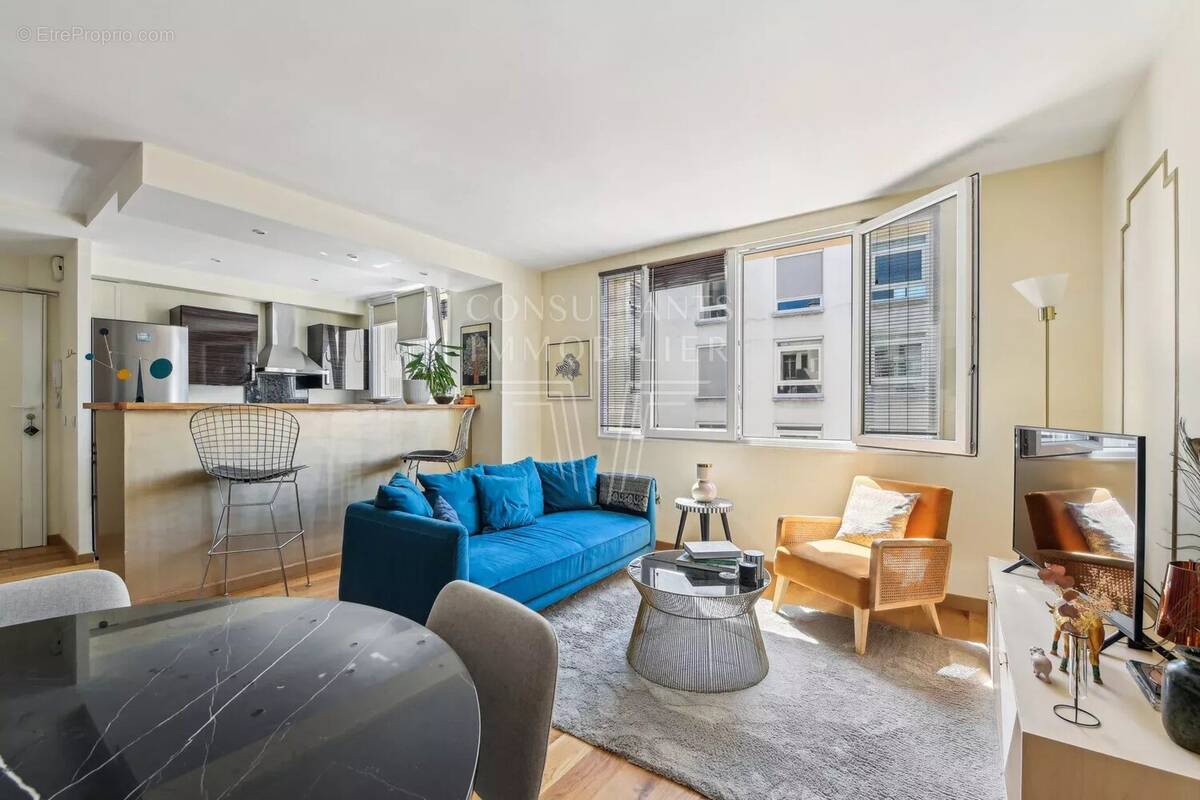 Appartement à PARIS-8E