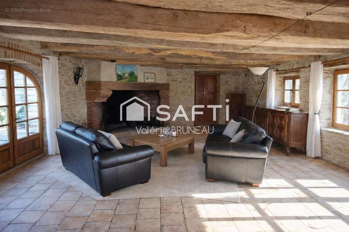 Maison 218 m² à Venes  - photo 4