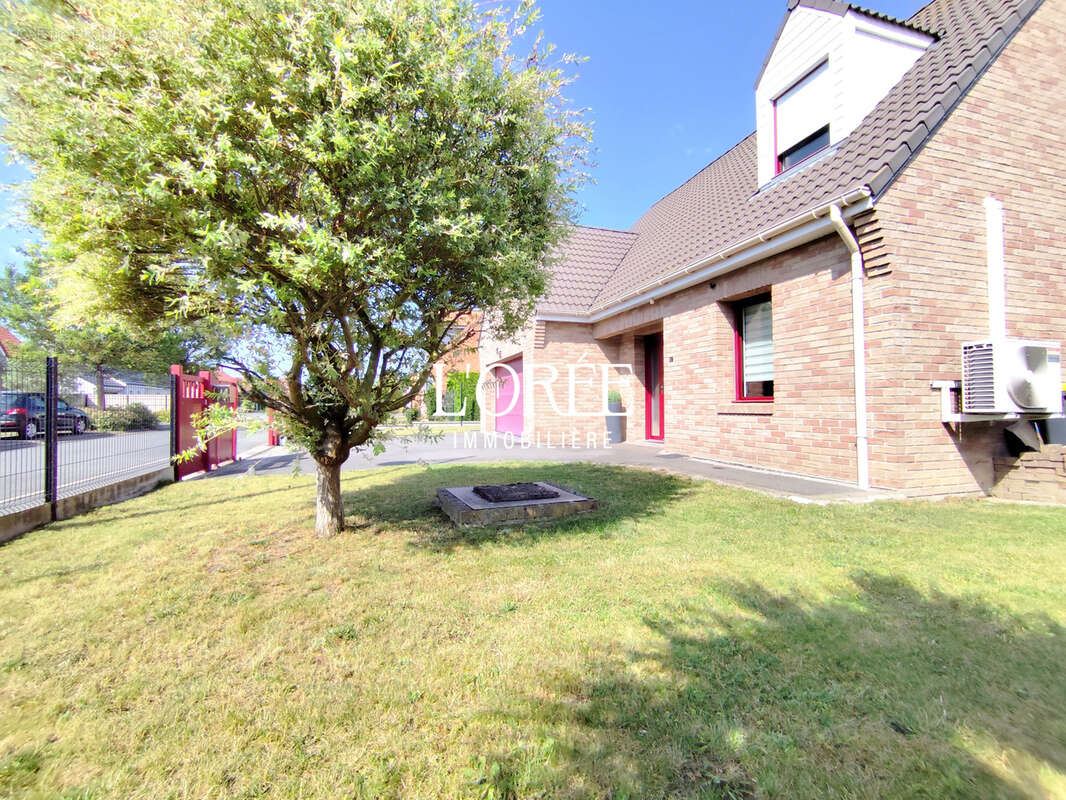 Maison Individuelle de 2010 5 chambres avec garage, terrasse et annexe de jardin - photo 3
