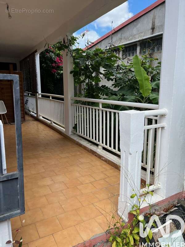 Maison 144 m² à Baillif  - photo 7