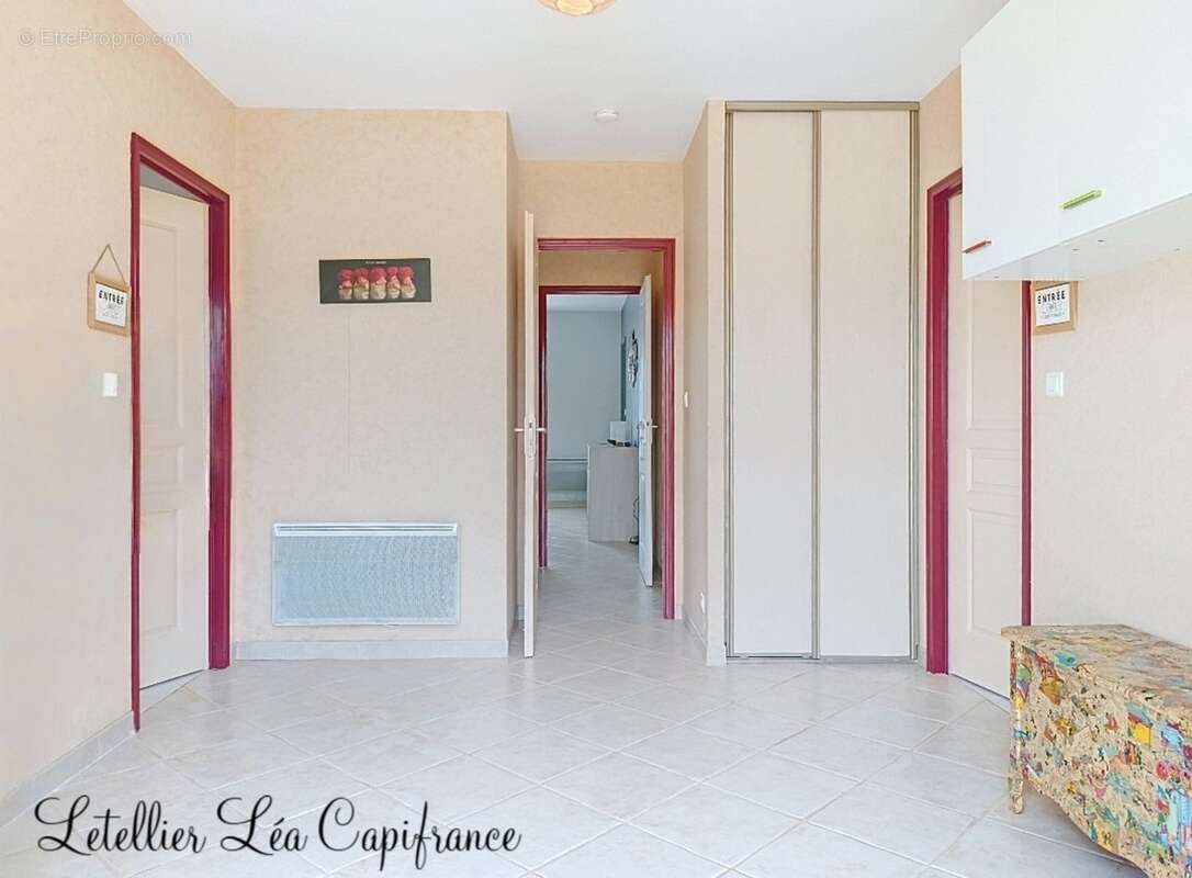 Maison à vendre 7 pièces SAINT GELAIS (79) - photo 13