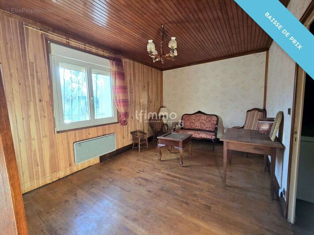 Maison à NOTRE-DAME-DE-SANILHAC