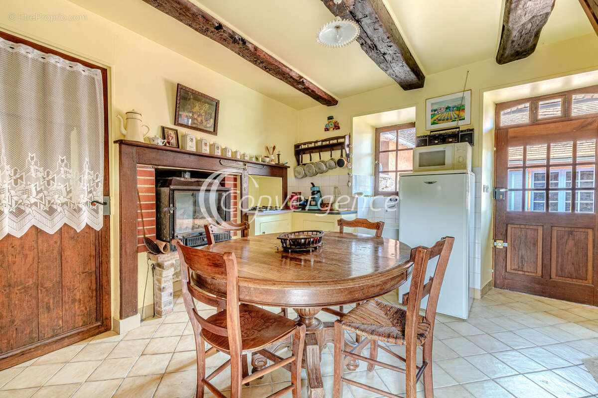 Maison à VICQ-SUR-BREUILH