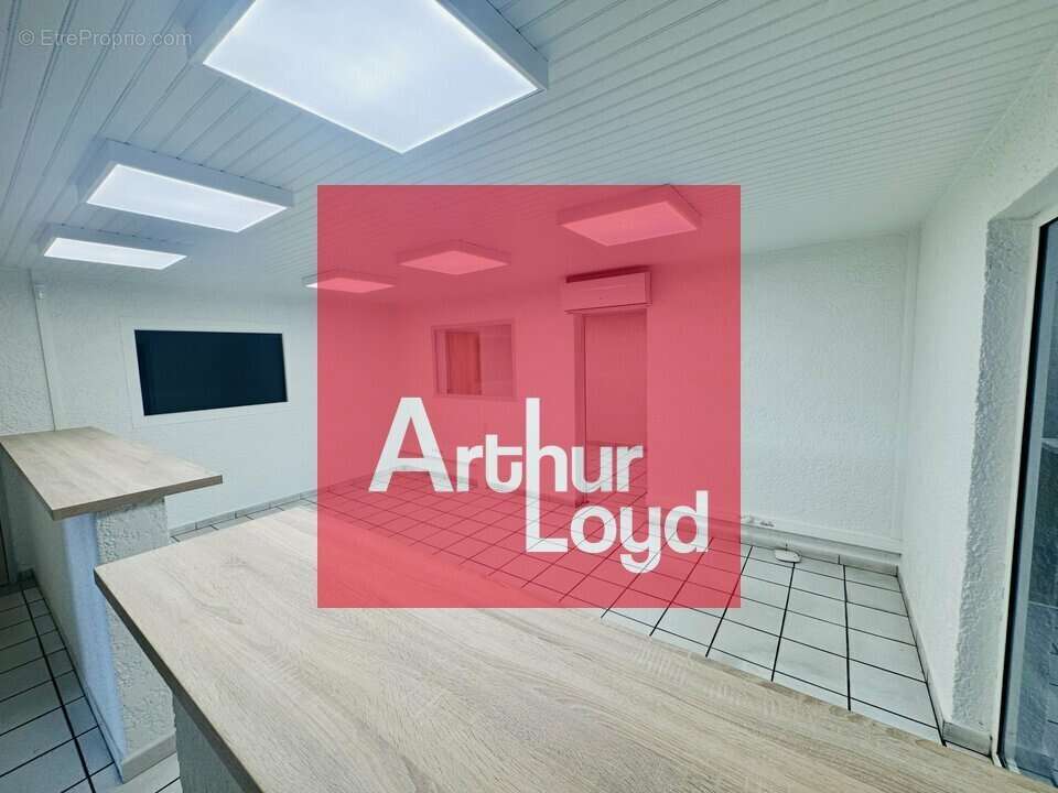 1680 m² à Bon-Encontre  - photo 5