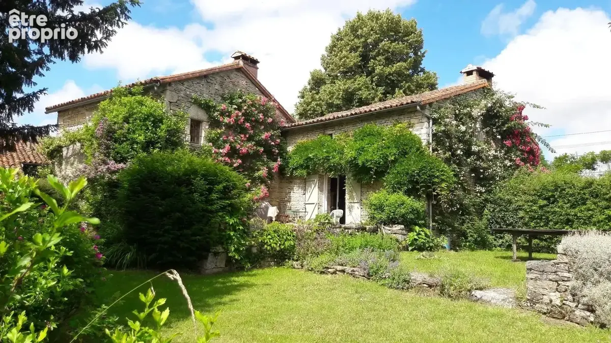 Maison à BENEST