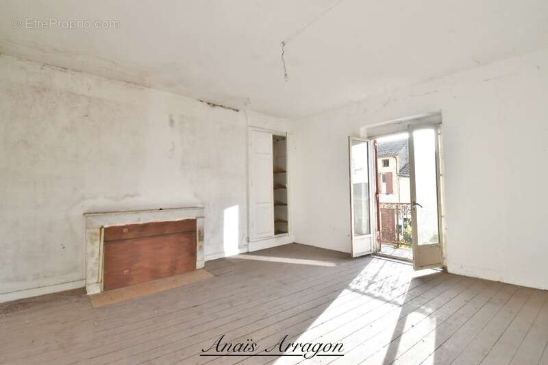 Appartement à FUMEL