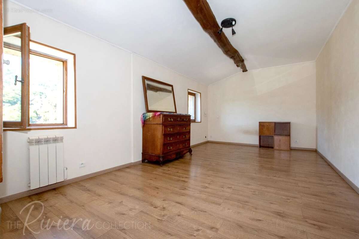 Maison à TOURRETTES-SUR-LOUP