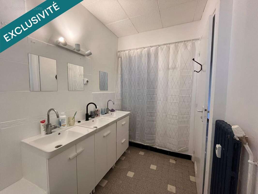 Photo 8 - Appartement à PIERRE-BENITE