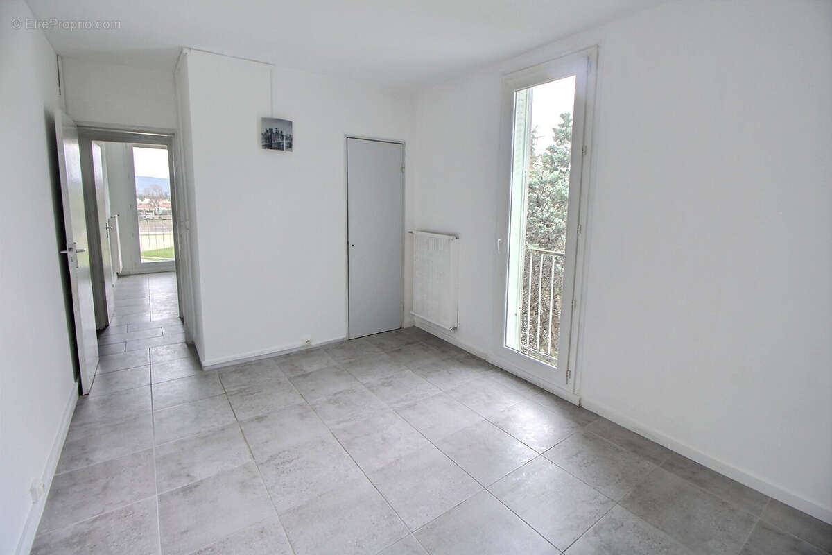 Appartement à PIERRELATTE