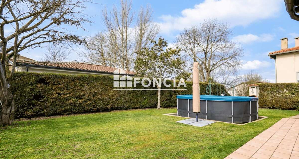 Maison à CASTELGINEST