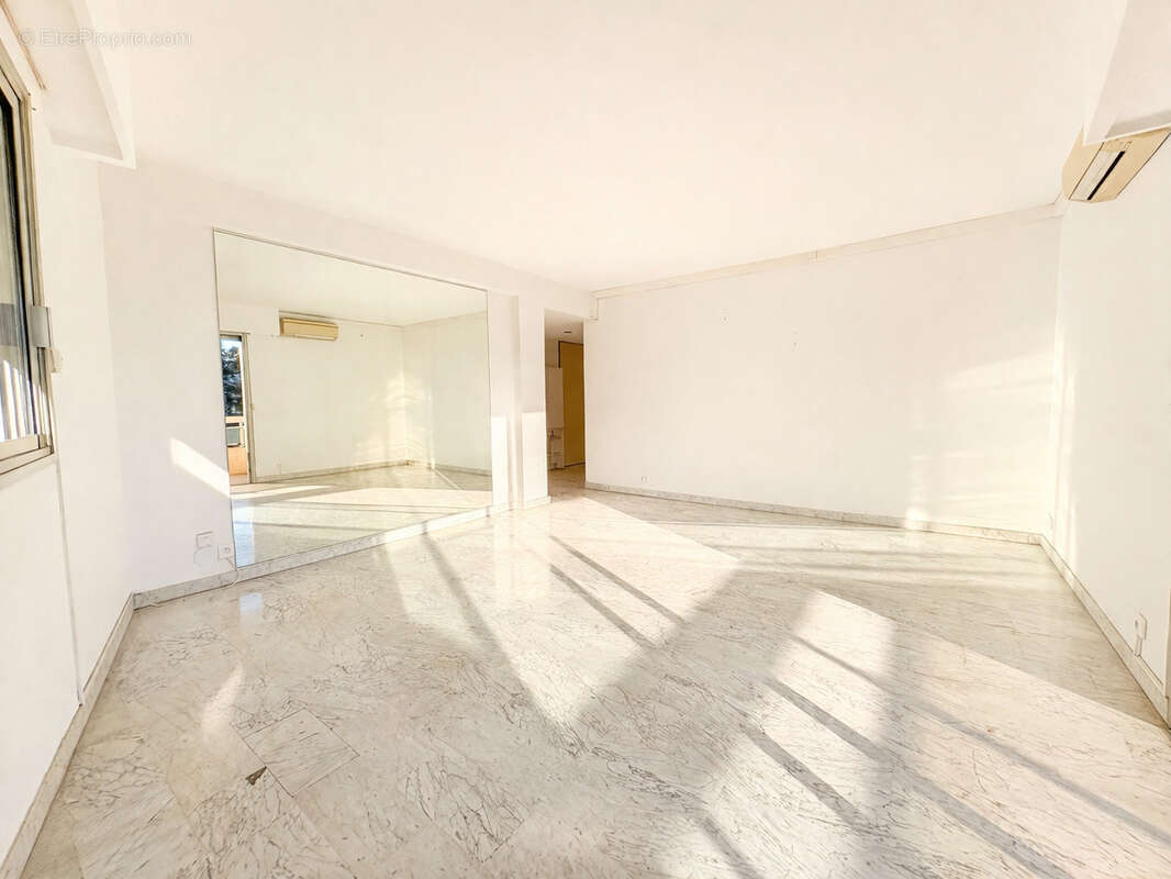 Appartement à LE CANNET