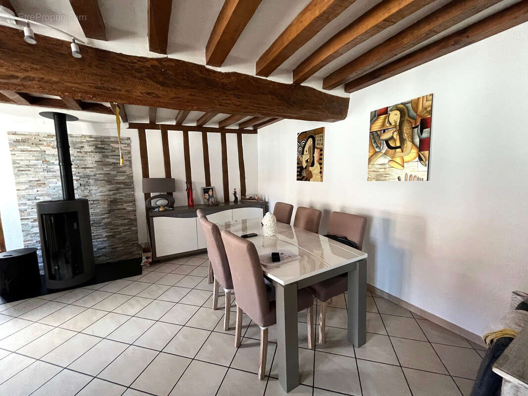 Maison à SAINT-ILLIERS-LE-BOIS