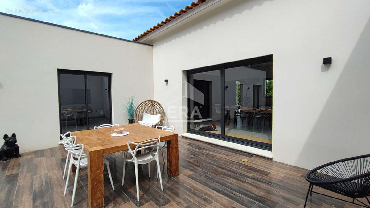 Maison à VERNEGUES