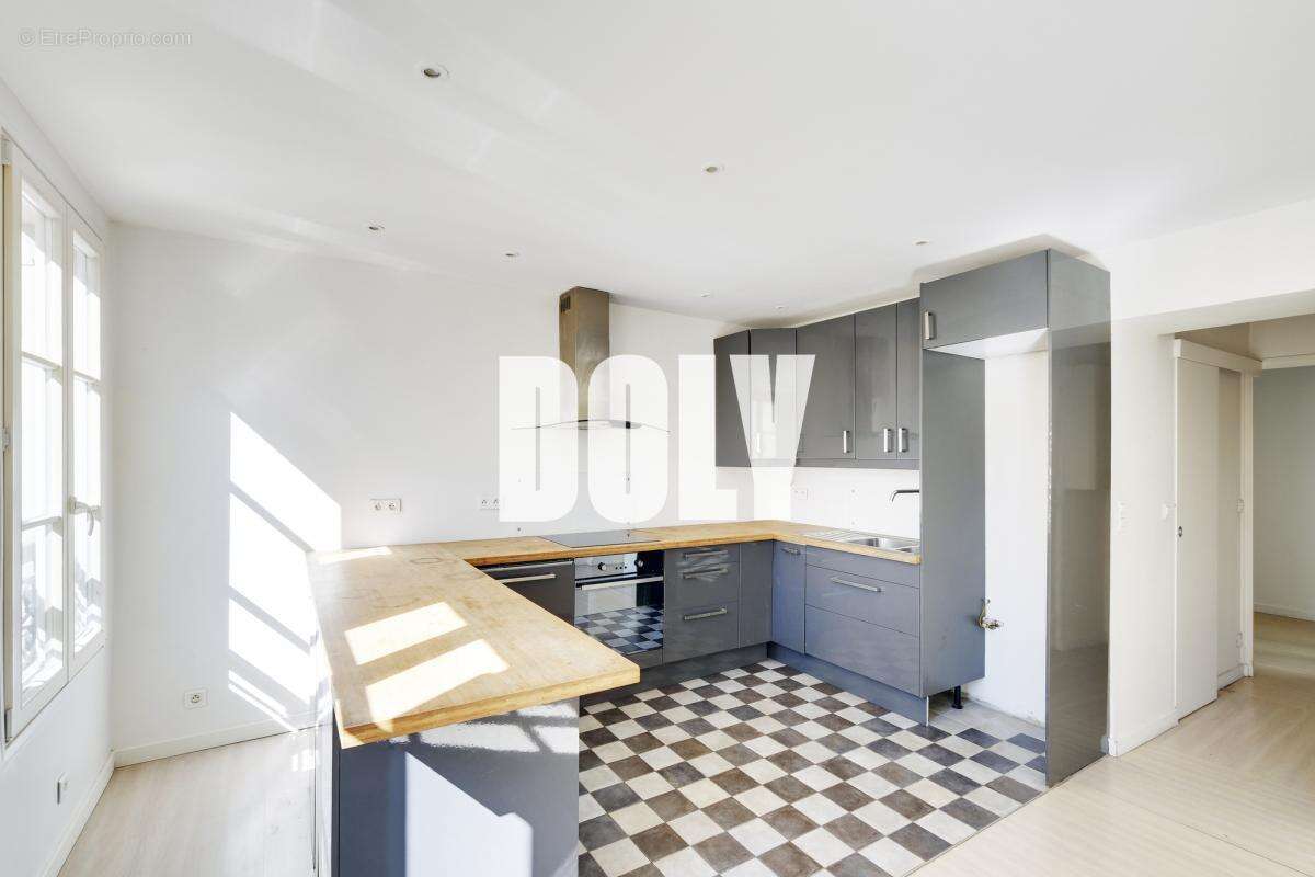 Appartement à PARIS-18E