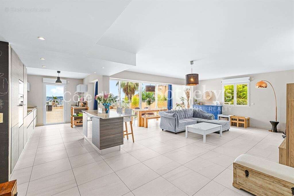 Duplex avec jardin, piscine et vue panoramique sur la mer sur les hauteurs de Nice - photo 6