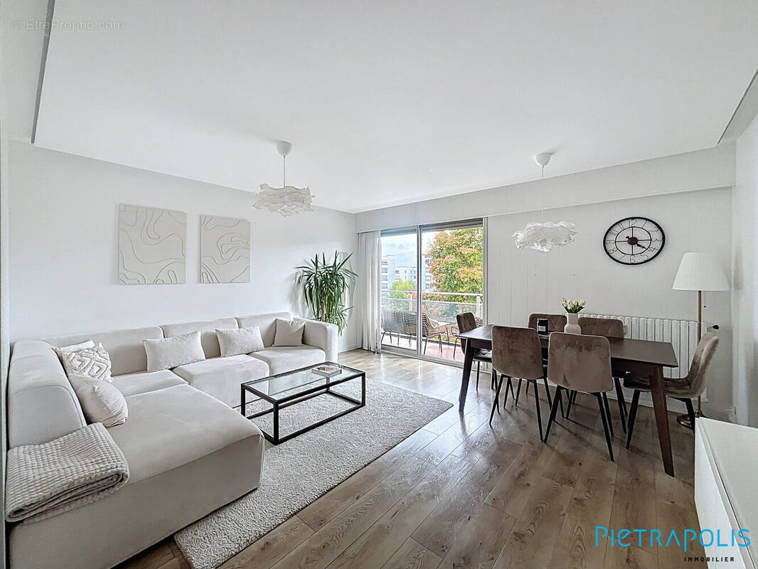 Appartement à SAINT-GENIS-POUILLY