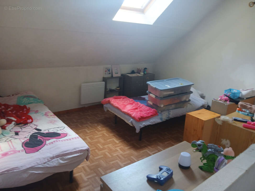 Appartement à JOUY-LE-CHATEL