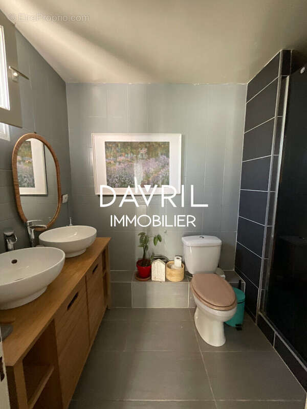 Maison à CHANTELOUP-LES-VIGNES