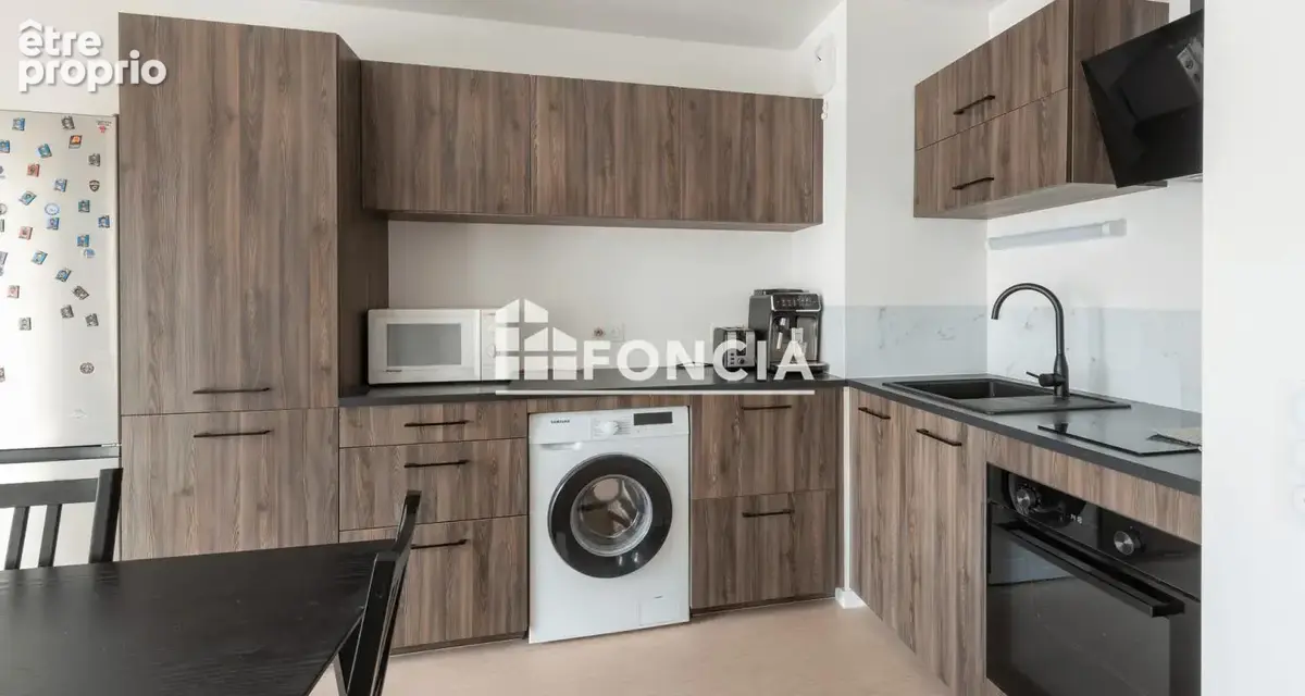 AVRILLÉ - T2 au rez-de-chaussée avec balcon et parking - photo 3