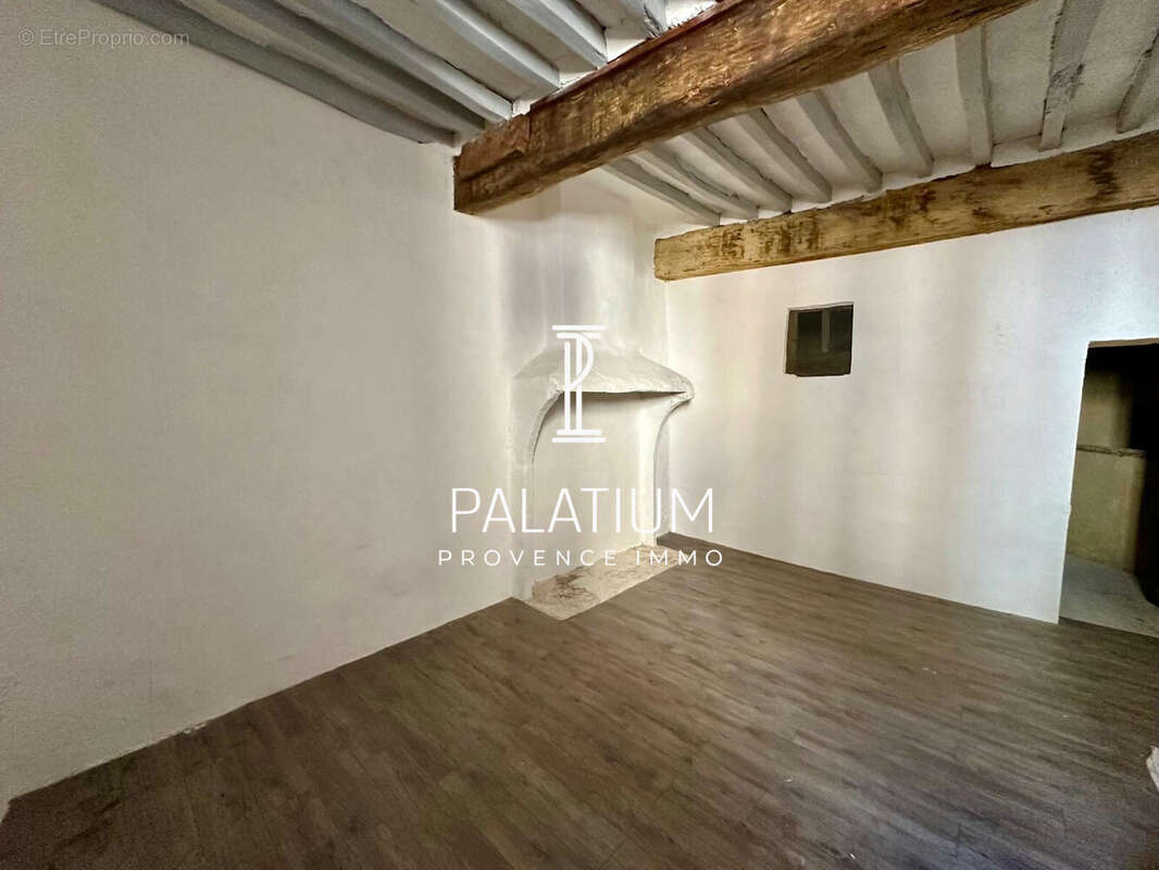 Maison à SAINT-SATURNIN-LES-APT