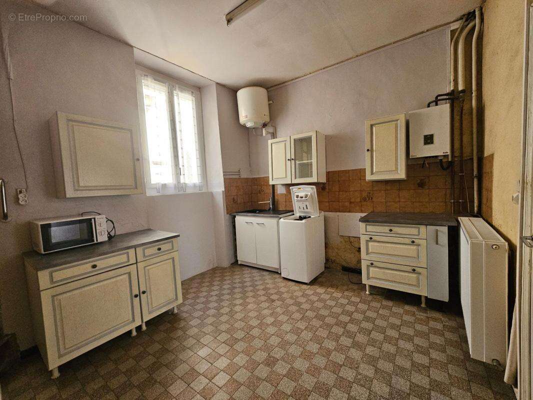 Maison à COULANS-SUR-GEE