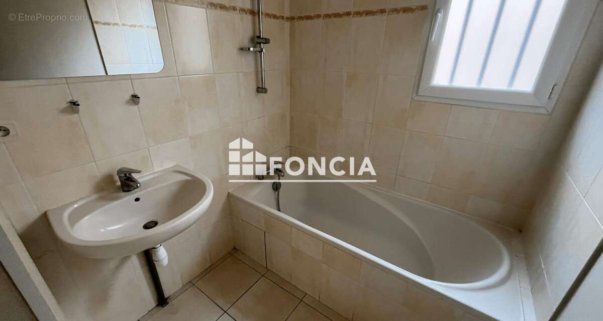 Maison à MONCE-EN-BELIN