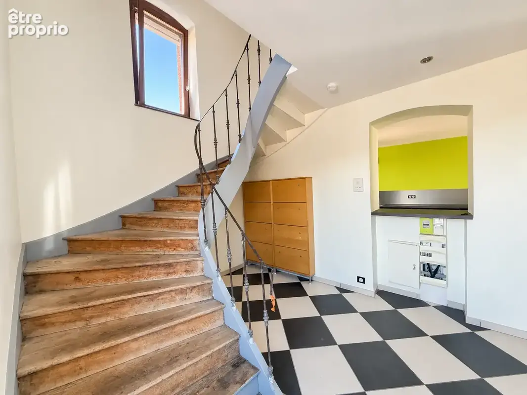 Appartement en duplex 174 m2 - MACLAS centre - 4 chambres, cave et terrasse privatives + jardin commun - photo 5