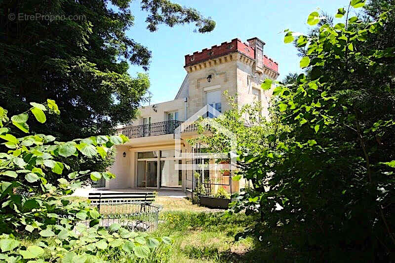 Maison à BLANQUEFORT