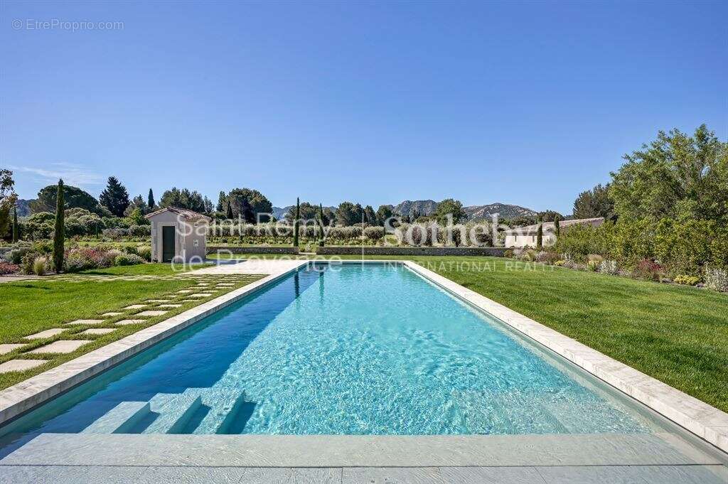 Mas en pierre rénové avec superbe vue sur les Alpilles, tennis et piscine - photo 16