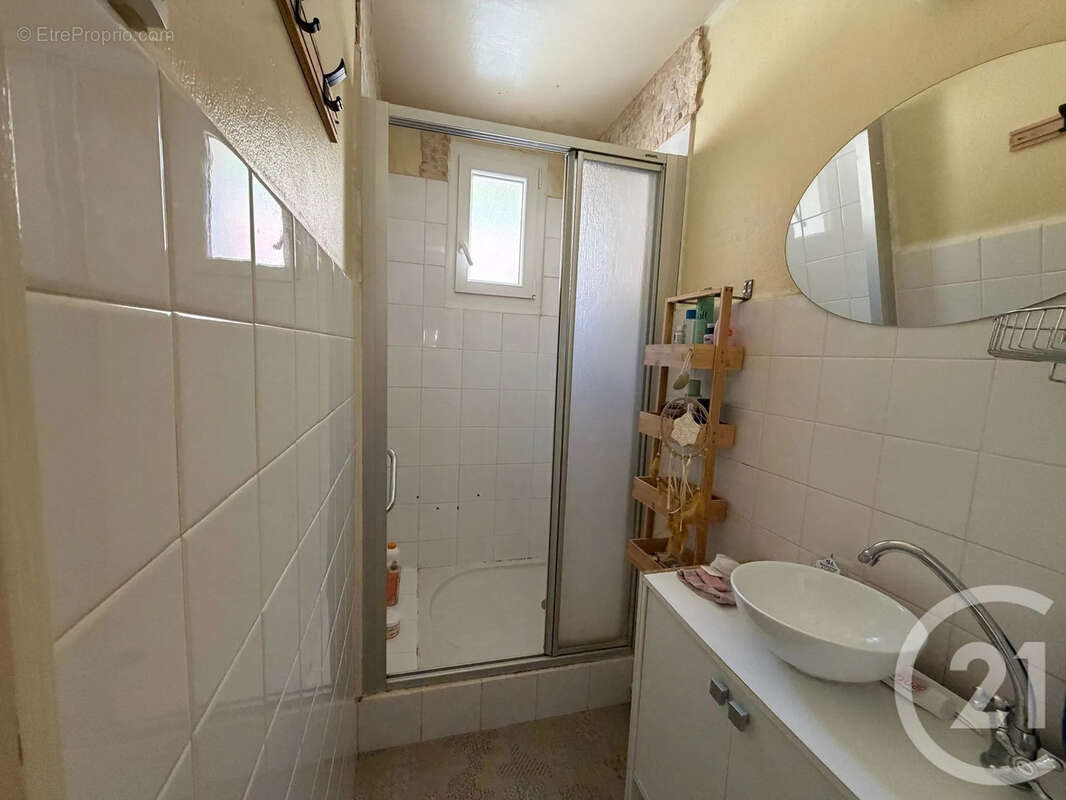 Maison 74 m² à Bourg-Argental  - photo 7