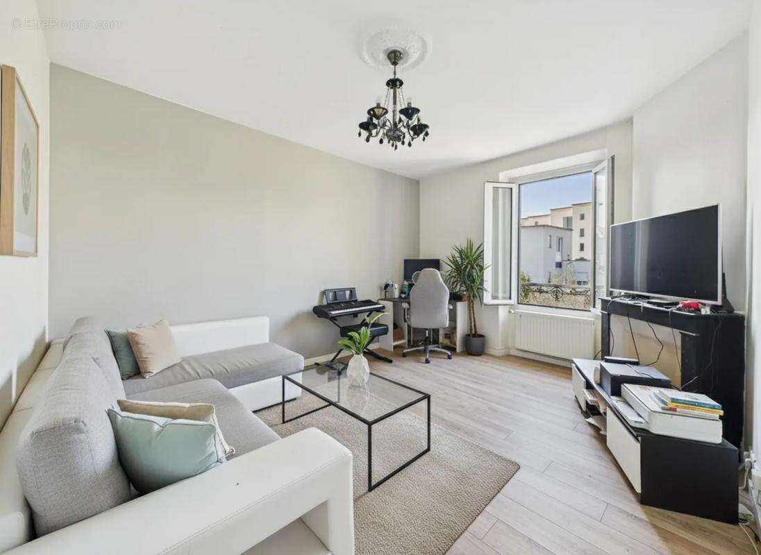 Appartement à STAINS