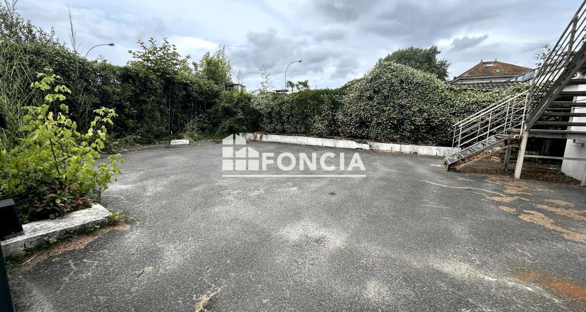 Bassin a flot- immeuble a forte rentabilité- 4 places de stationnement - photo 8