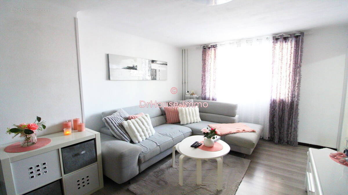 Appartement à MARSEILLE-3E