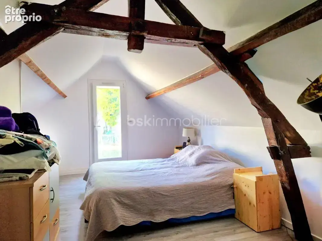 Maison ancienne avec jardin, terrasse et grand garage ! - photo 9