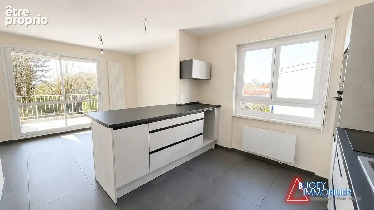 Appartement 80 m² à Amberieu-En-Bugey  - photo 2