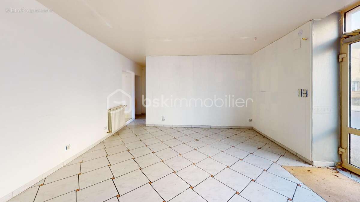 Maison  Fougerolles composée de : (un ancien local commercial , un T1 et un T3) - photo 13