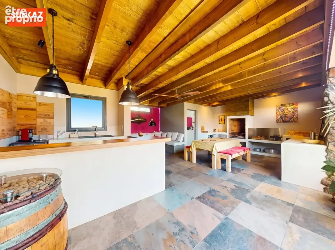 Maison 5 pièces 257 m² à vendre à Saint-Pierre (97410) - photo 3