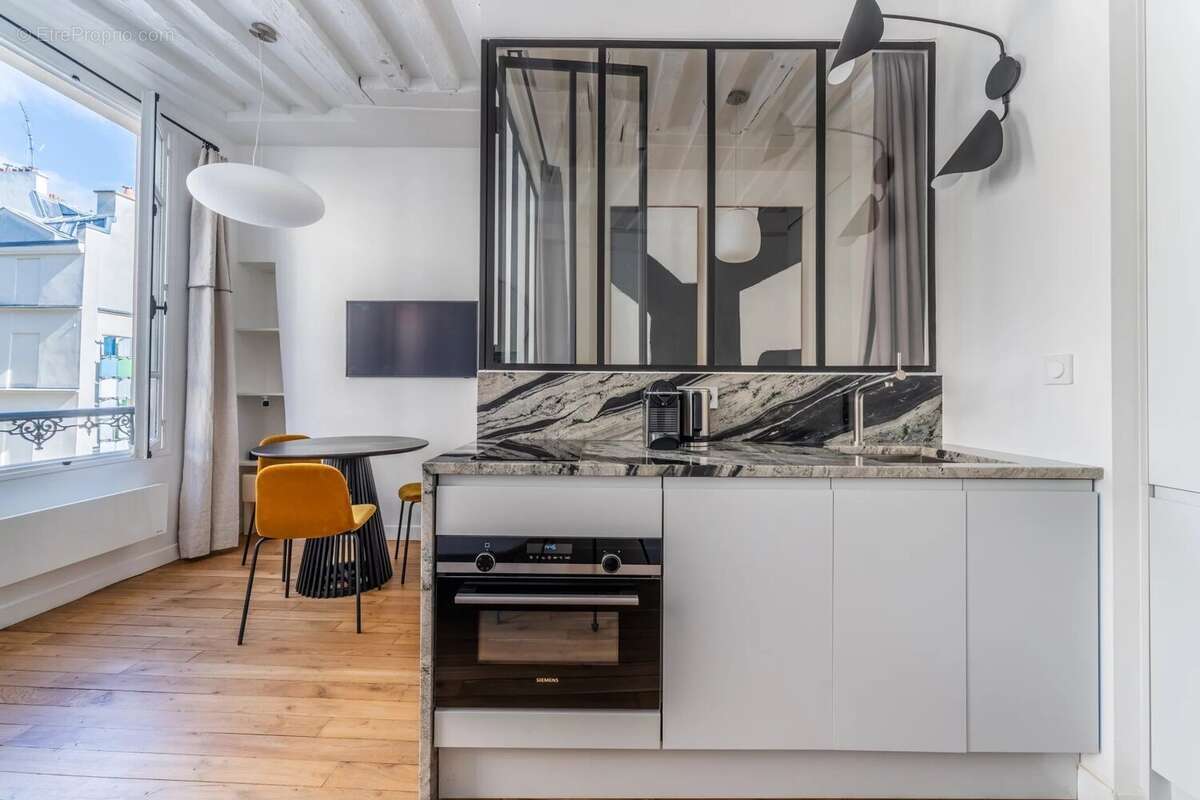 Appartement à PARIS-2E