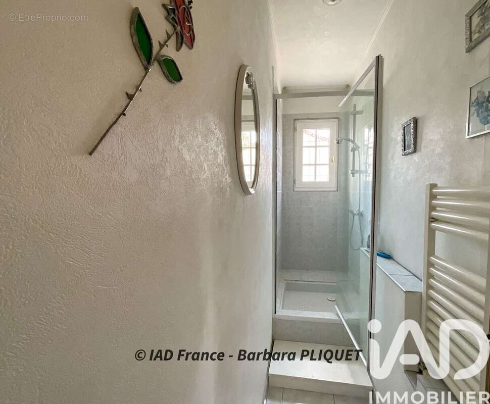 Photo 9 - Maison à LE MESNIL-SAINT-DENIS