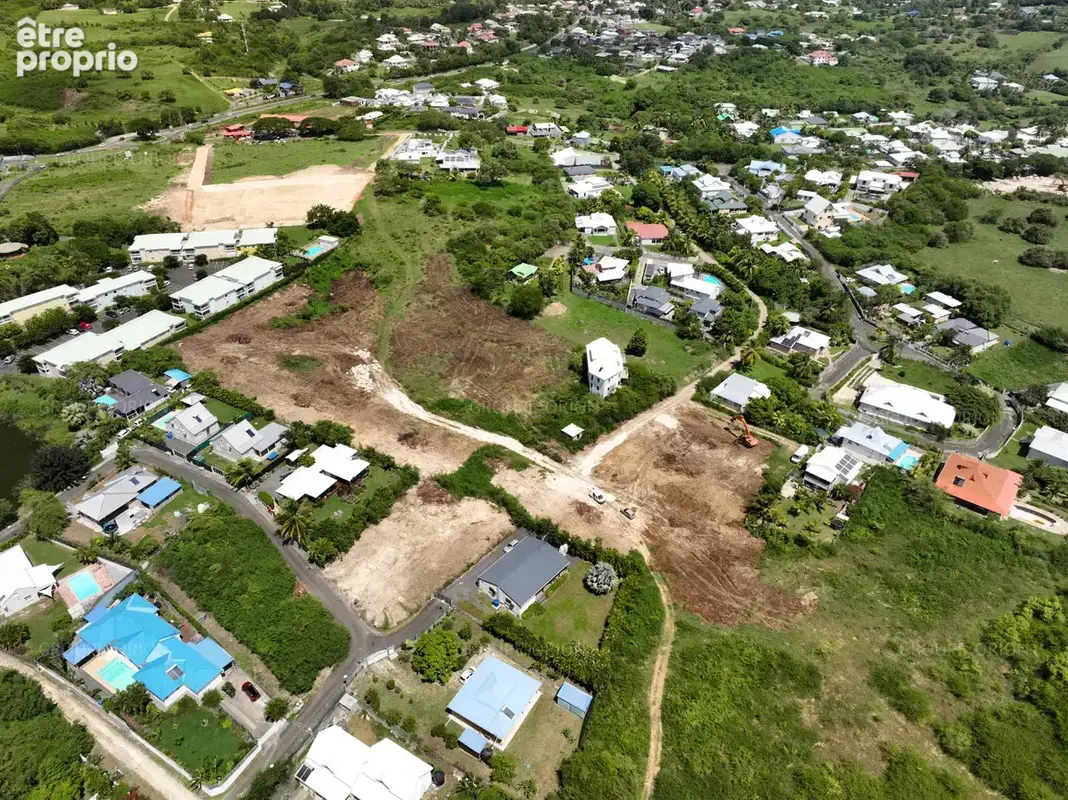 À acheter à Sainte Anne : terrain avec des droits à bâtir - photo 3