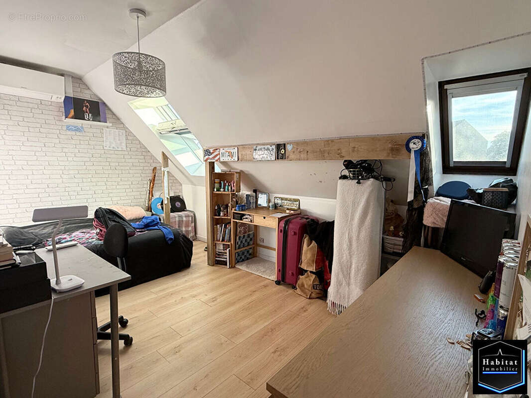 Maison à LE PLESSIS-BELLEVILLE